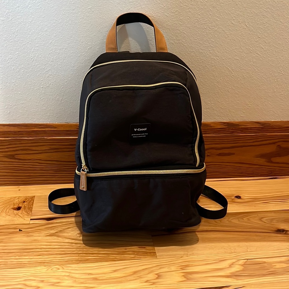 Black V-Cool breast pump cooler bag
